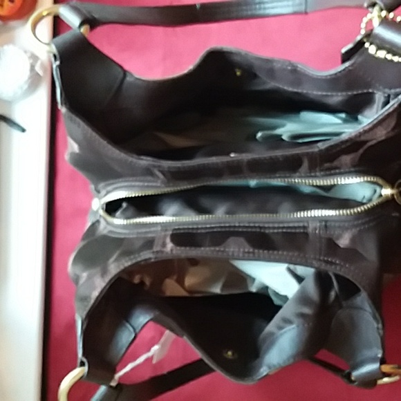 🎁 New Coach Limited Edition Signature Shoulder Bag NewExcellent Condition - Picture 10 of 12